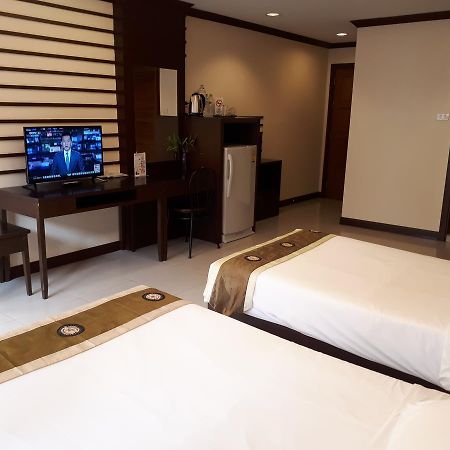 Daratalay - Jomtien Hotel Bang Lamung Exterior photo
